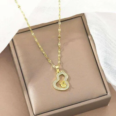Stainlessness Still  White Stone Chain Necklace 